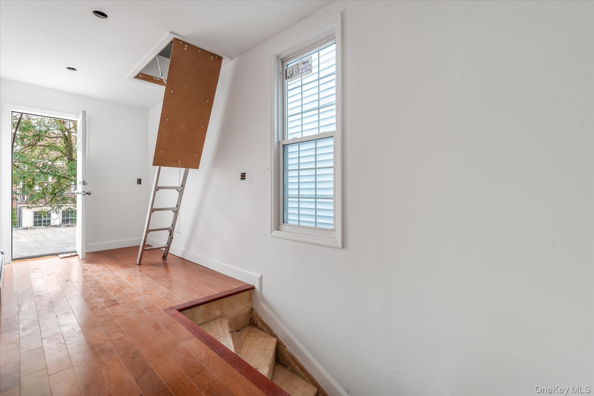 #11 photo, 1142 Welling Court, クイーンズ区 Astoria , NY 11102