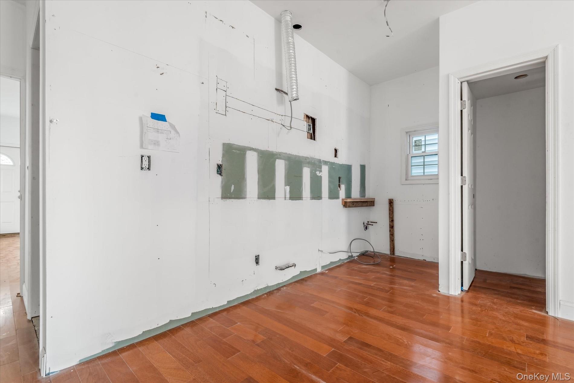 #7 photo, 1142 Welling Court, クイーンズ区 Astoria , NY 11102