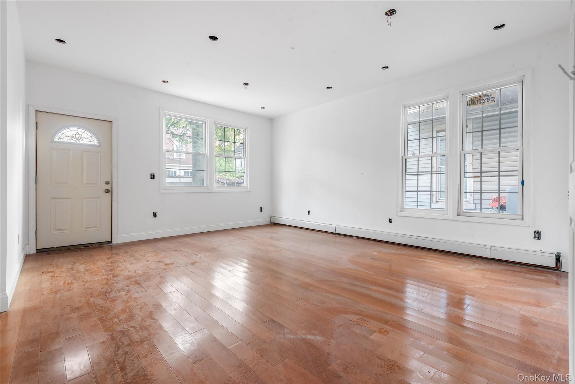 #9 photo, 1142 Welling Court, クイーンズ区 Astoria , NY 11102