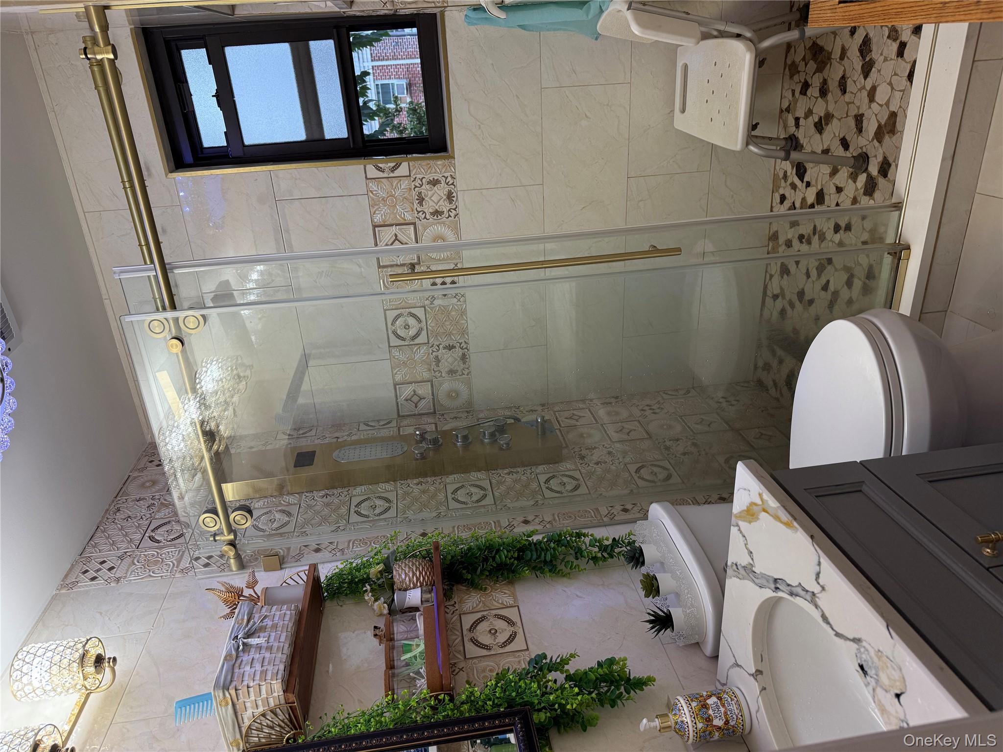 #11 photo, 8605 25th Avenue, クイーンズ区 East Elmhurst , NY 11369