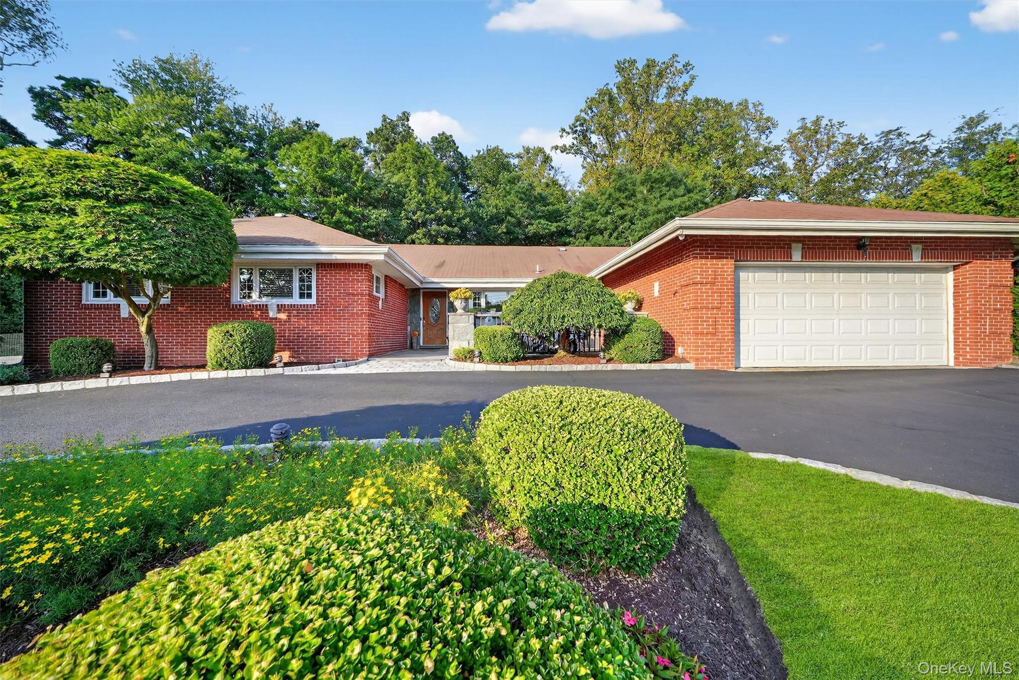 #1 photo, 15 Lakeshore Drive, Eastchester , NY 10709