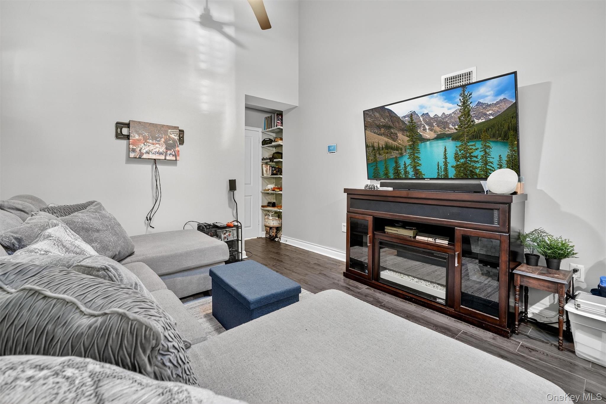 #11 photo, 15 Lakeshore Drive, Eastchester , NY 10709