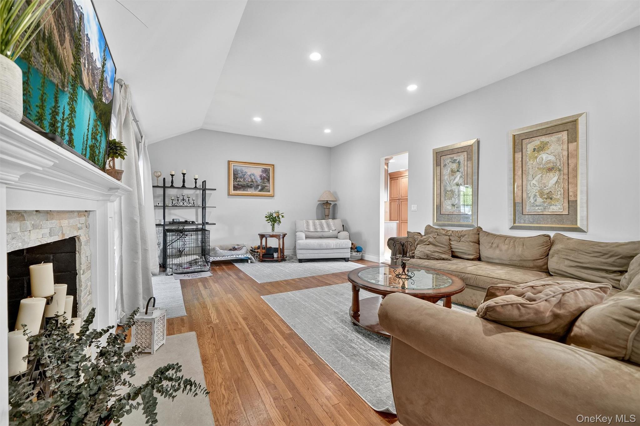 #16 photo, 15 Lakeshore Drive, Eastchester , NY 10709