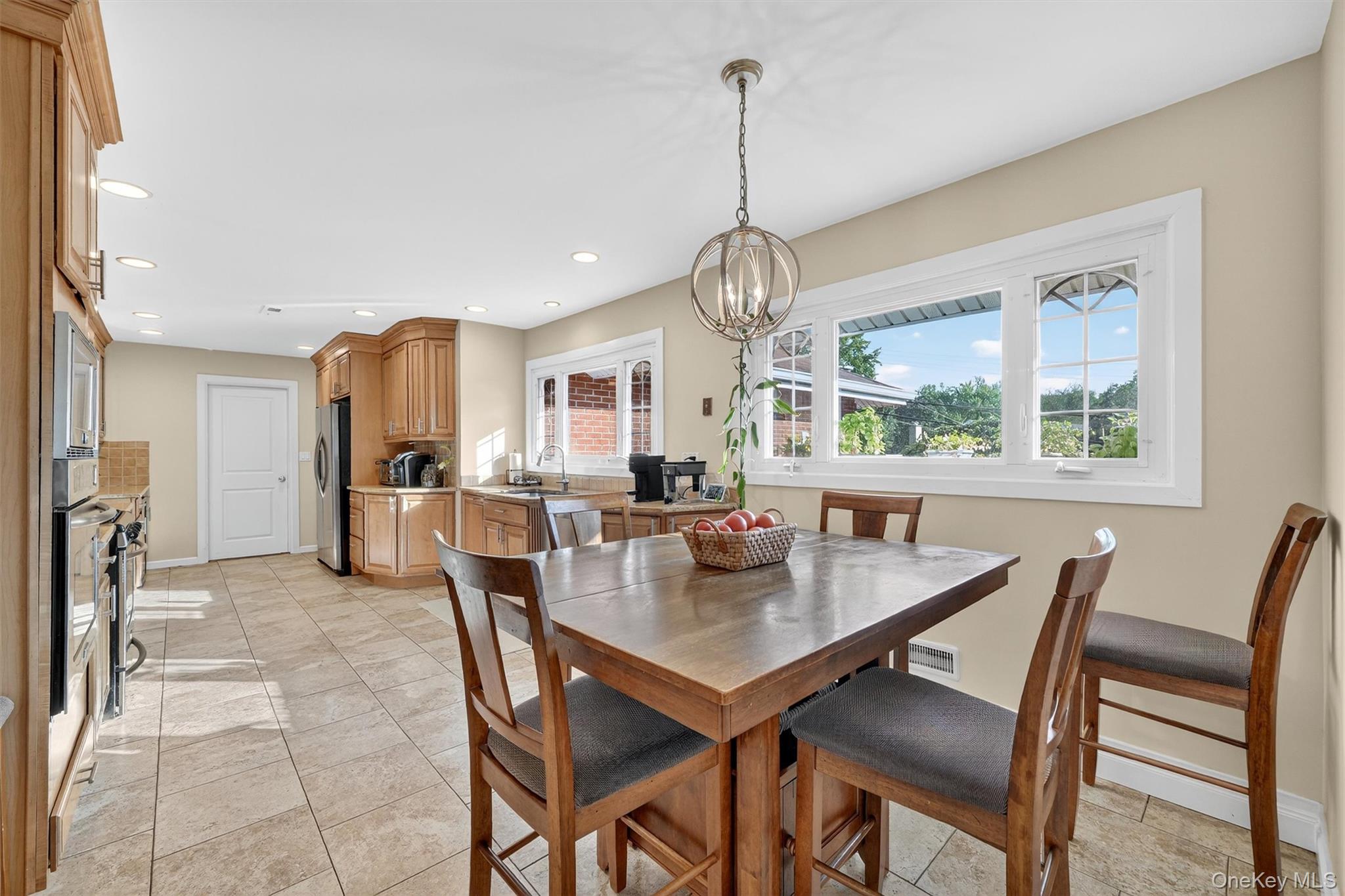 #4 photo, 15 Lakeshore Drive, Eastchester , NY 10709