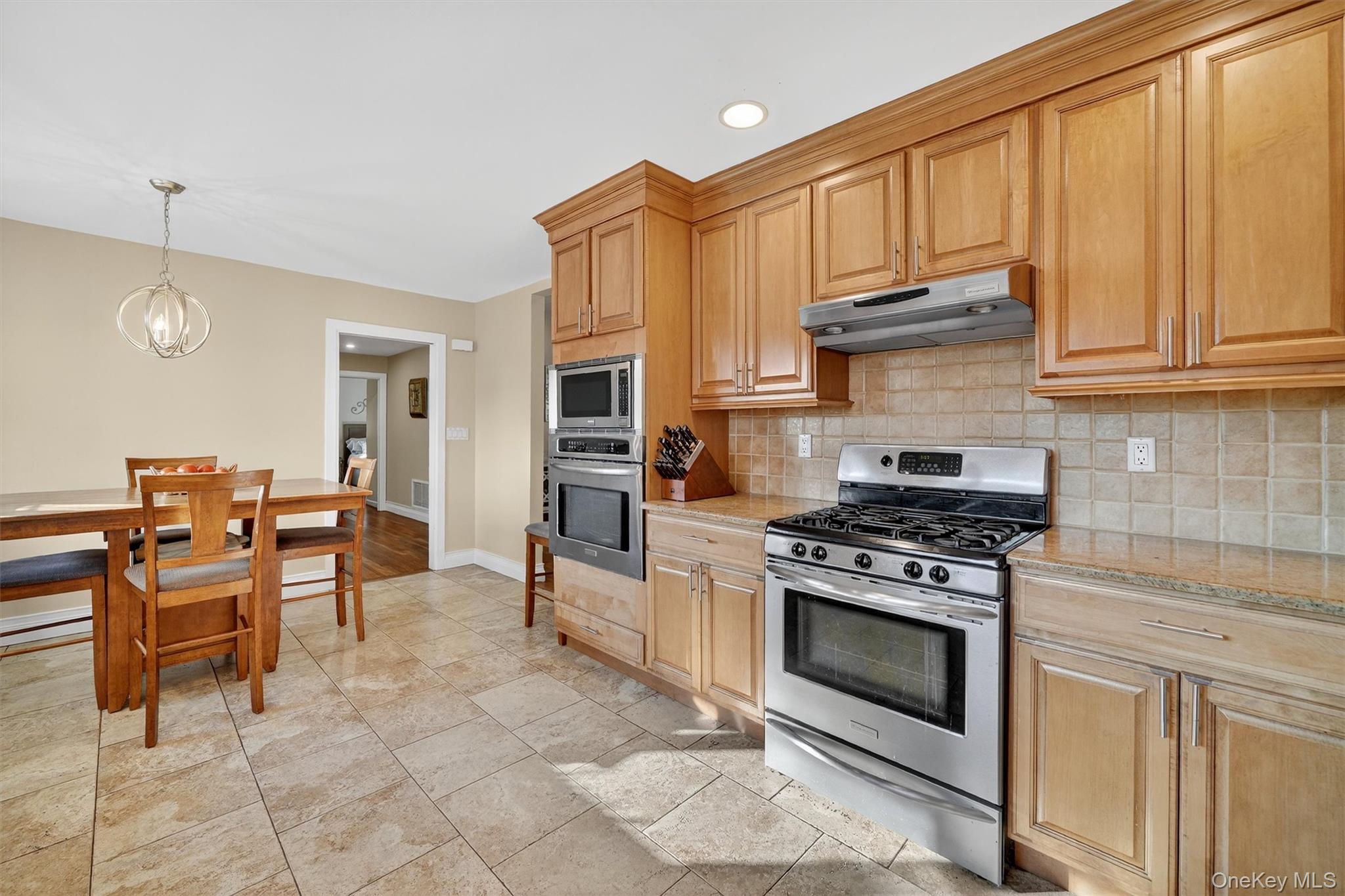 #9 photo, 15 Lakeshore Drive, Eastchester , NY 10709