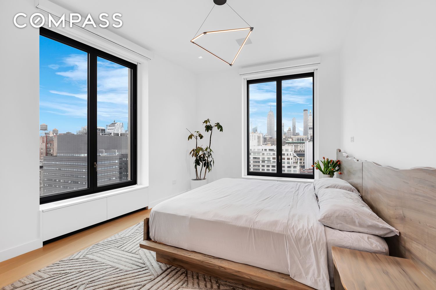 #8 photo, 21 E 12th Street, マンハッタン Greenwich Village , NY 10003