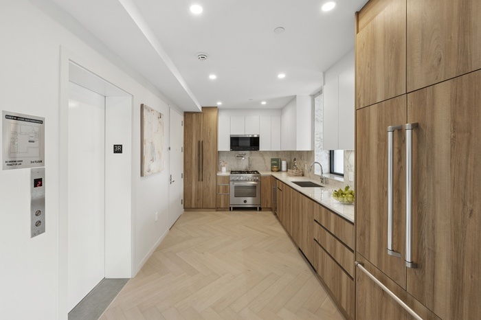 #4 photo, 390 Manhattan Avenue, ブルックリン区 East Williamsburg , NY 11211