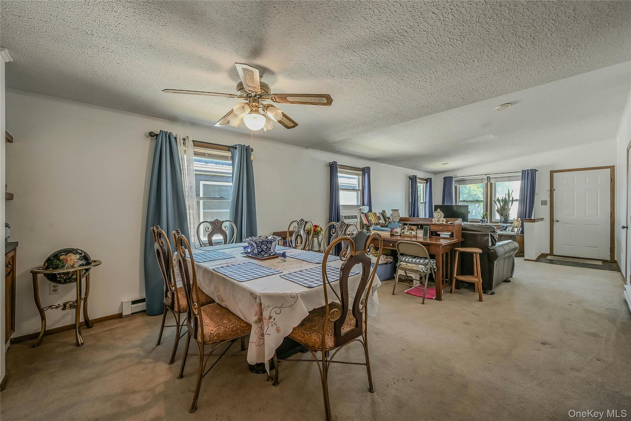 #12 photo, 161 Village Circle, サフォーク郡 Manorville , NY 11949