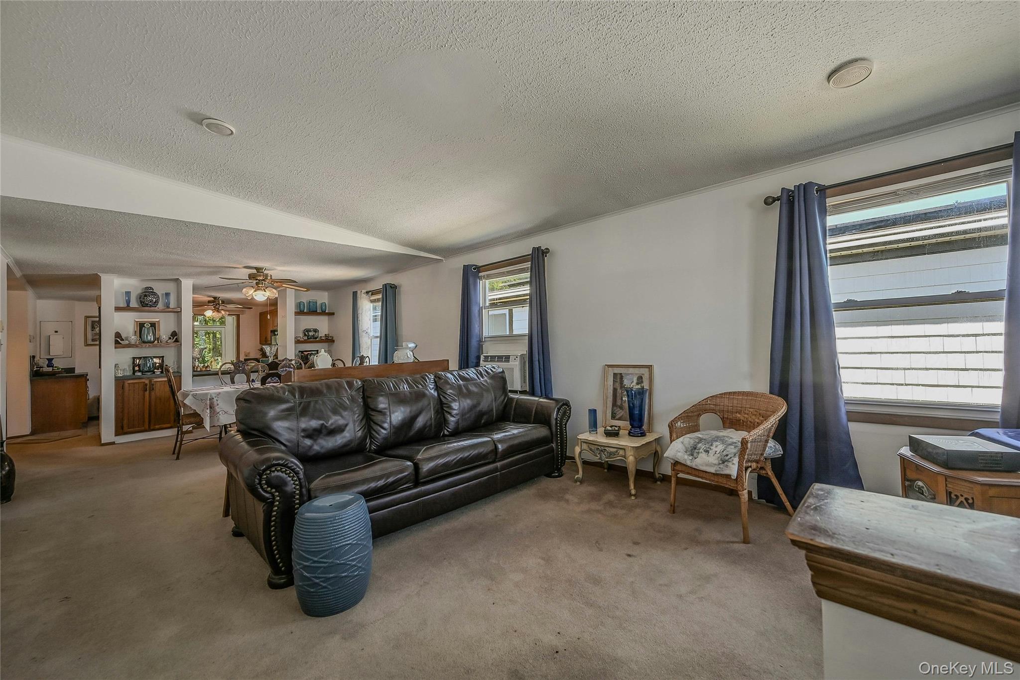 #14 photo, 161 Village Circle, サフォーク郡 Manorville , NY 11949