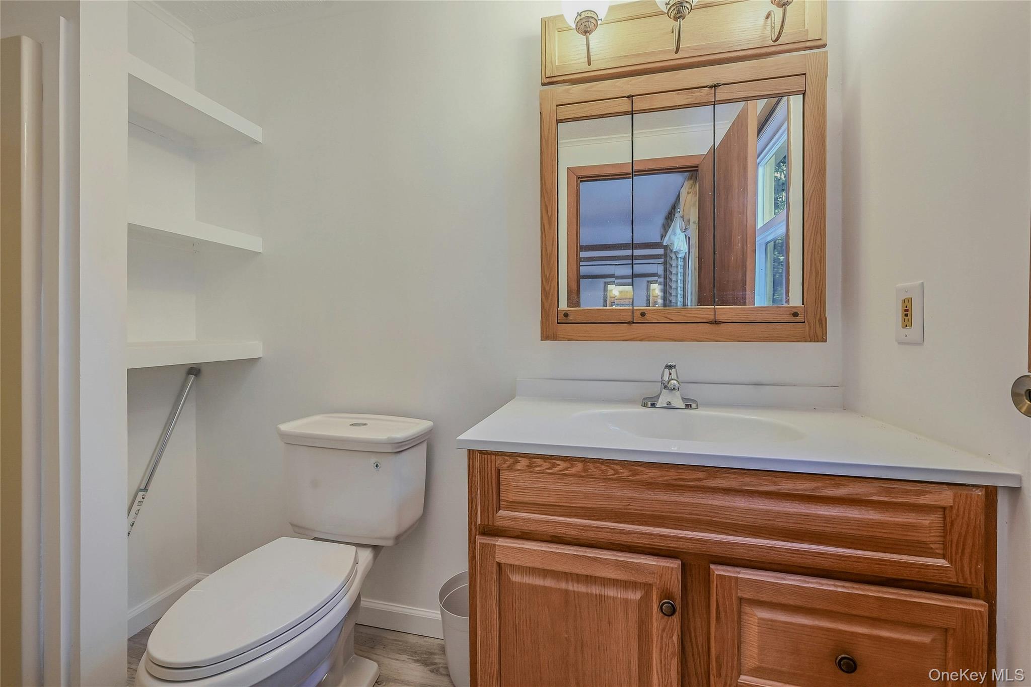 #20 photo, 161 Village Circle, サフォーク郡 Manorville , NY 11949