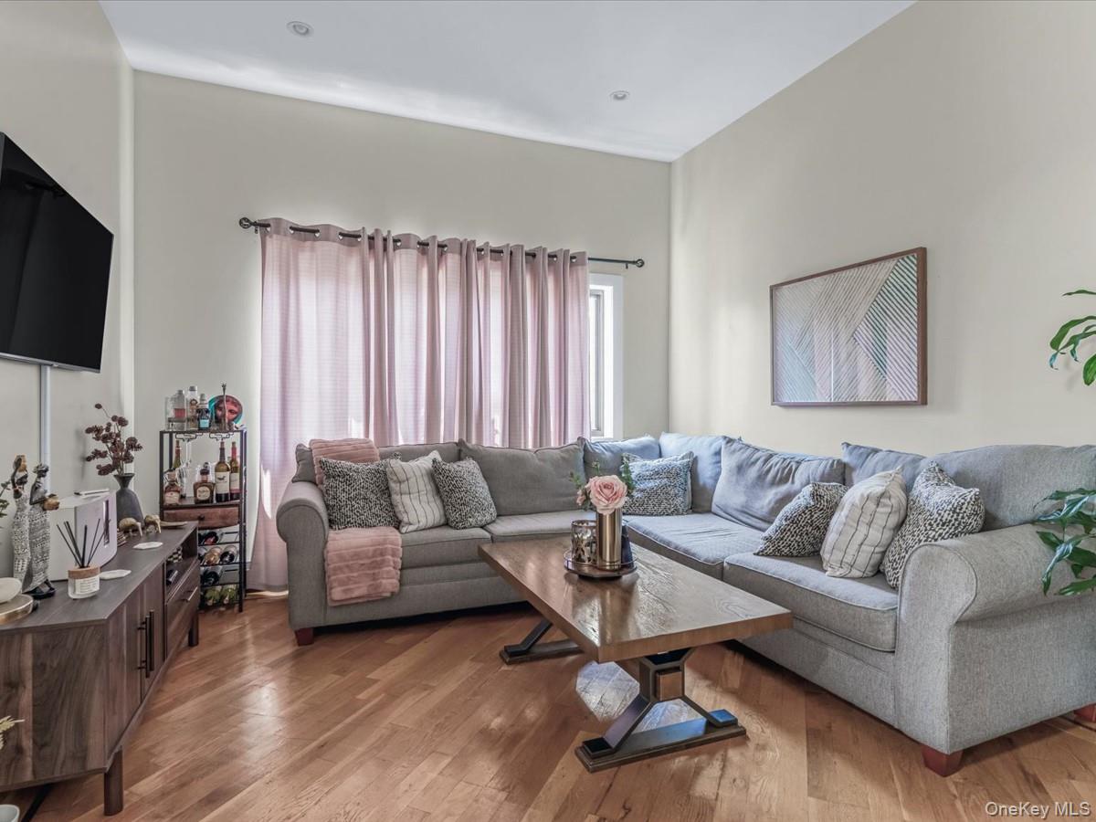 #3 photo, 459 Belmont Avenue, ブルックリン区 Brooklyn , NY 11207