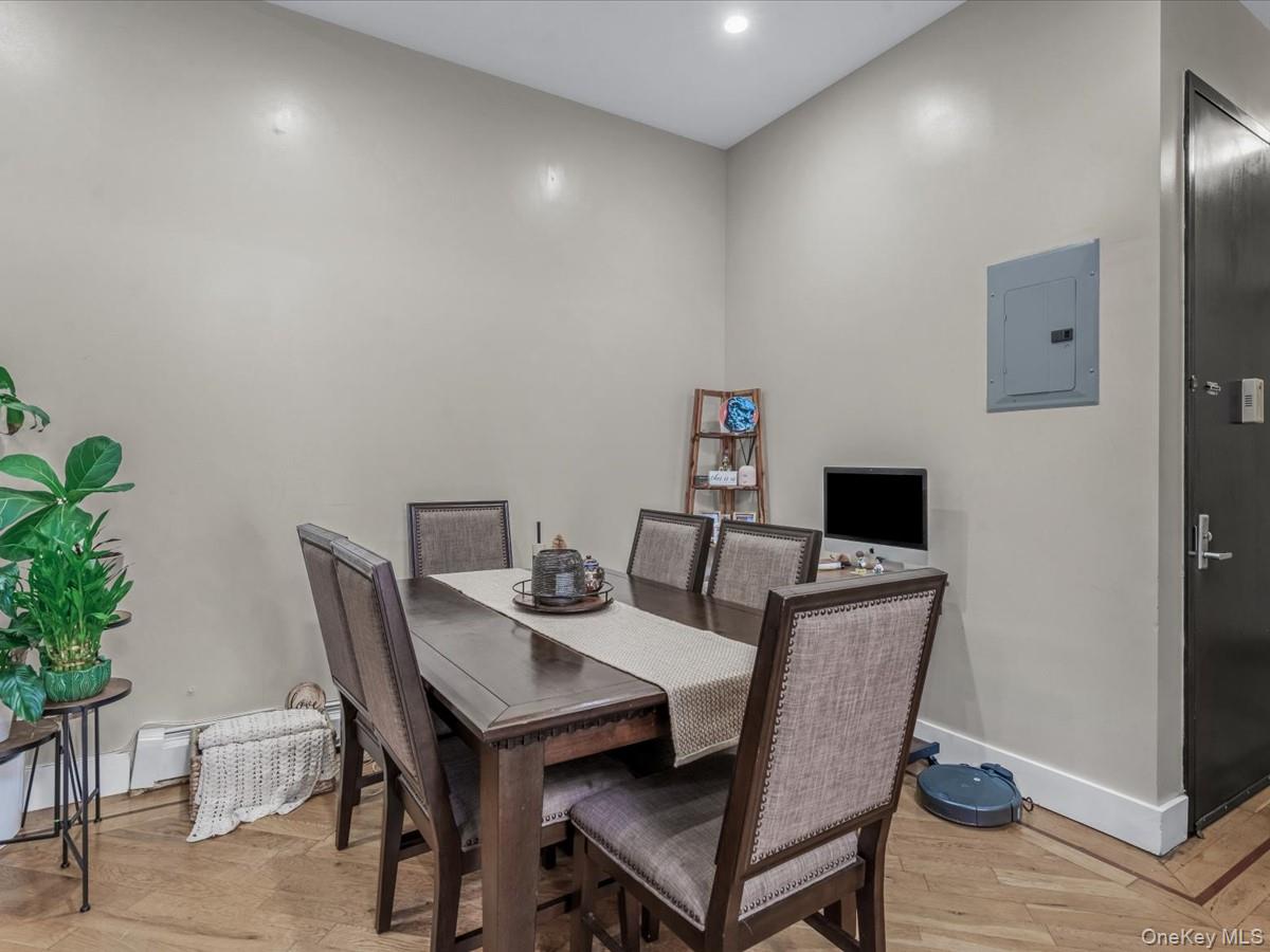 #4 photo, 459 Belmont Avenue, ブルックリン区 Brooklyn , NY 11207