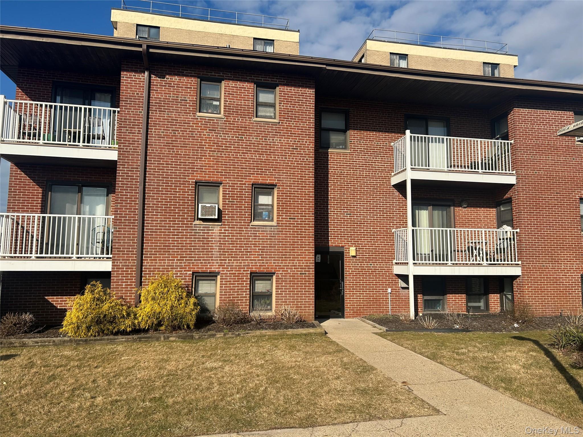 #2 photo, 475 W Broadway, ナッソー郡 Long Beach , NY 11561