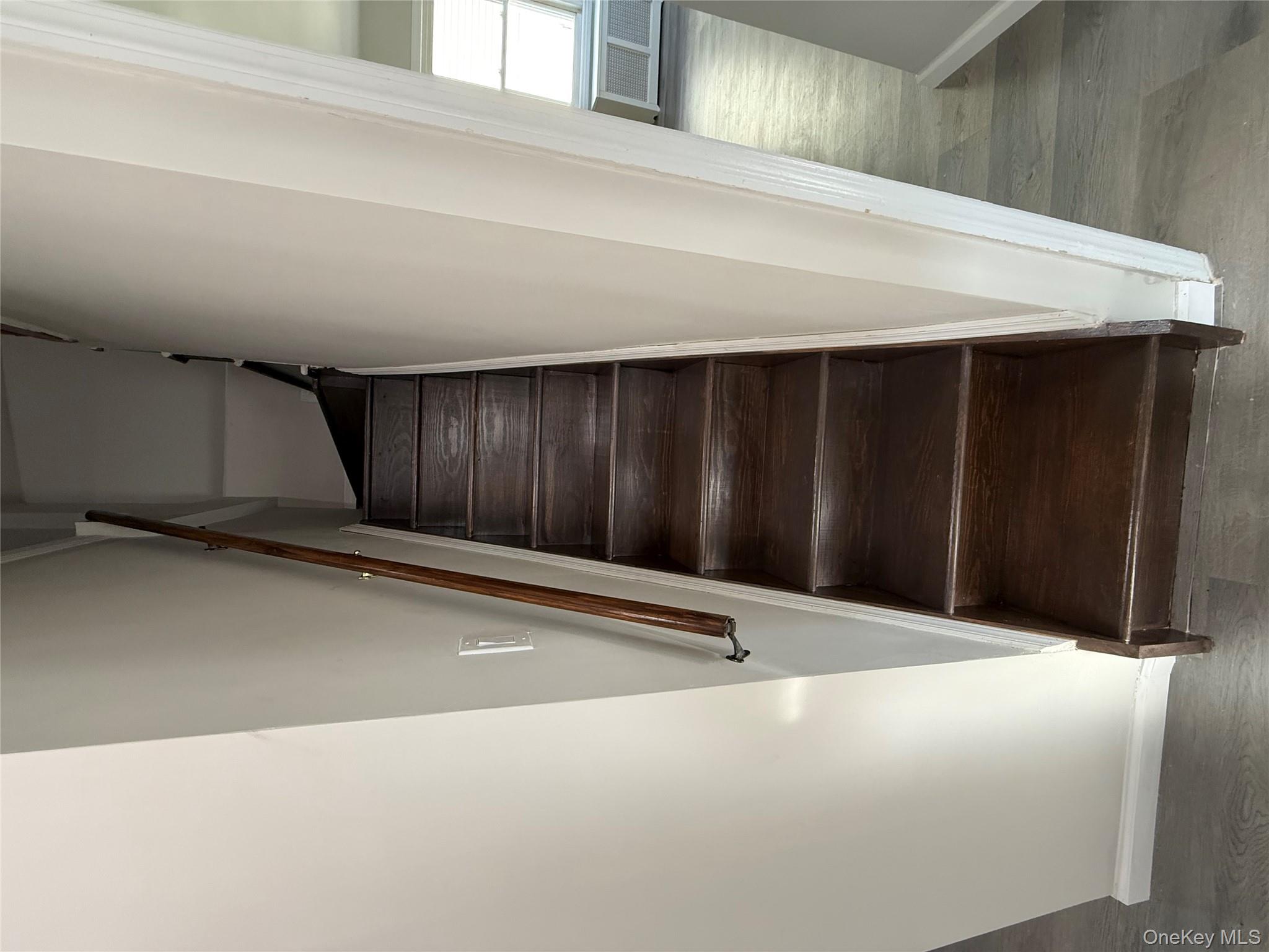 #5 photo, 84-63 161 street, Jamaica Hills , NY 11432