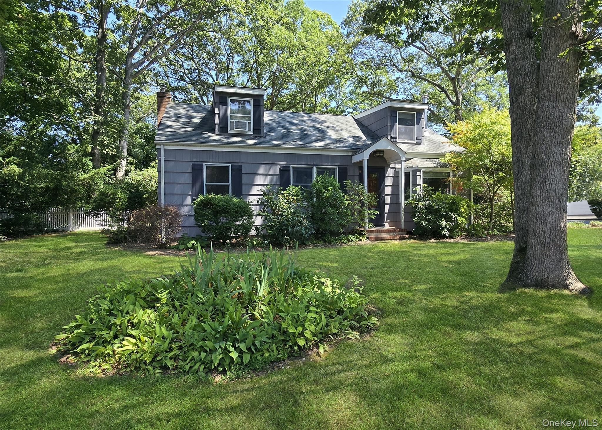 #1 photo, 19 Davis Avenue, सफ़ोक काउंटी Port Jefferson Station , NY 11776