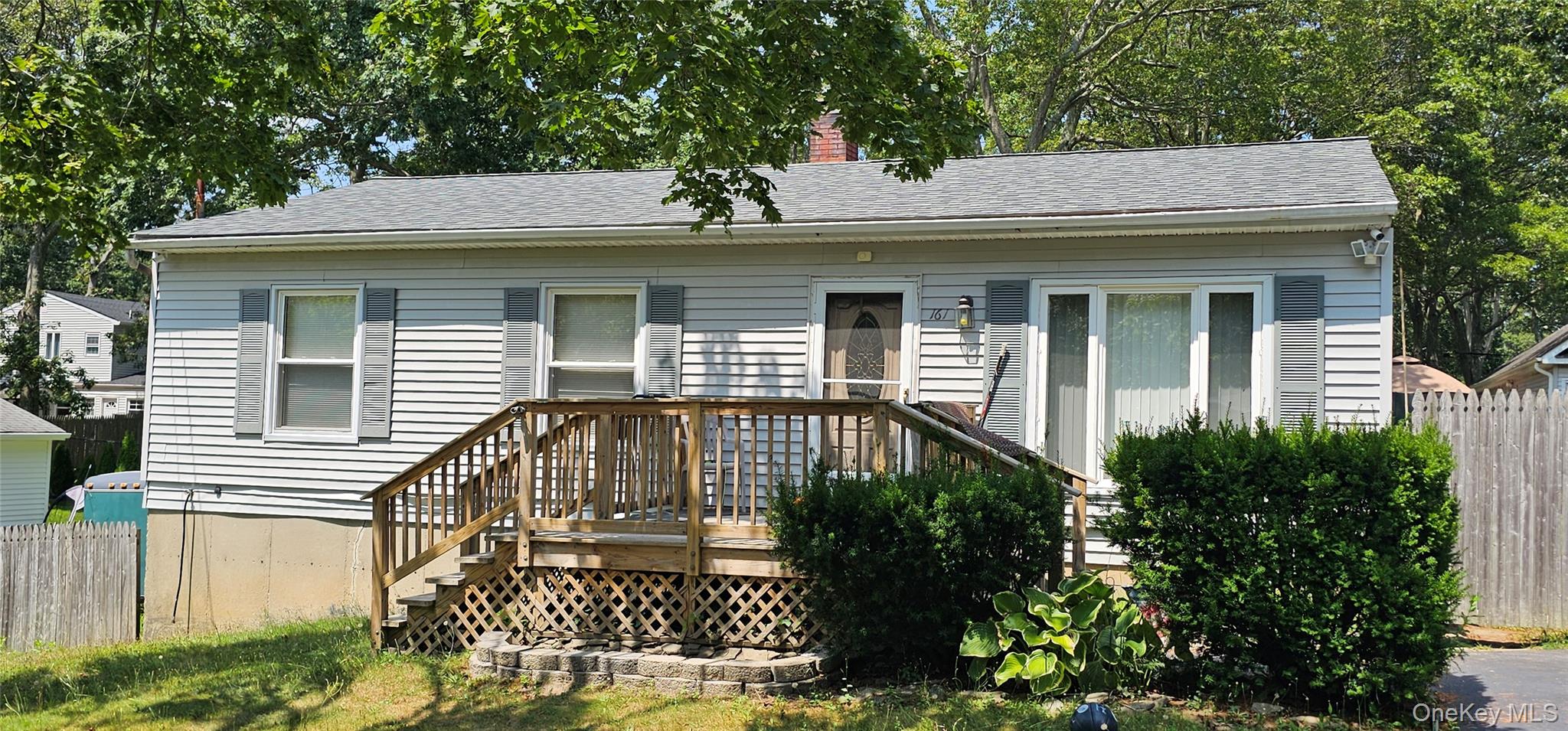 #1 photo, 161 Shinnecock Avenue, सफ़ोक काउंटी Mastic , NY 11950