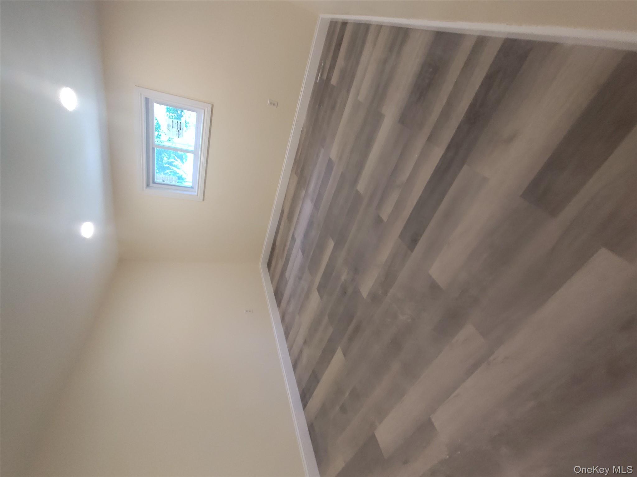 #3 photo, 121 Woodland Drive, サフォーク郡 Mastic Beach , NY 11951