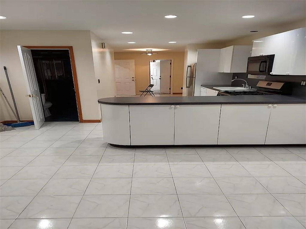 #10 photo, 472 Lake St, Gravesend , NY 11223