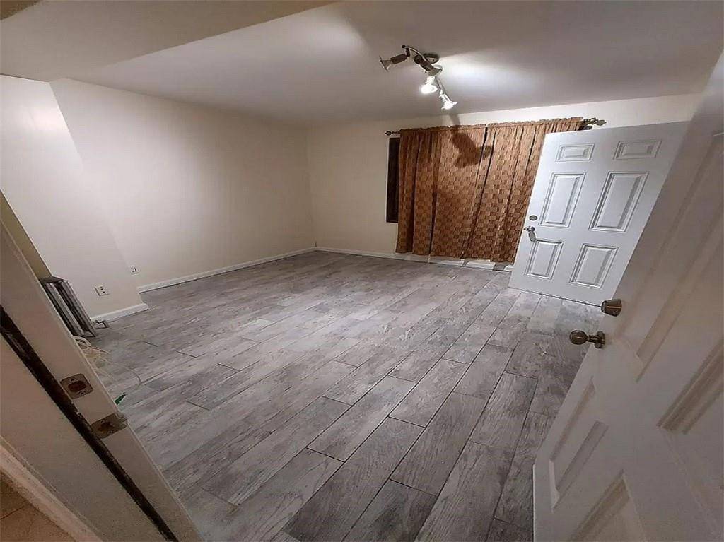 #16 photo, 472 Lake St, Gravesend , NY 11223