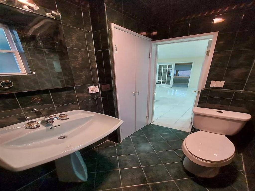 #18 photo, 472 Lake St, Gravesend , NY 11223