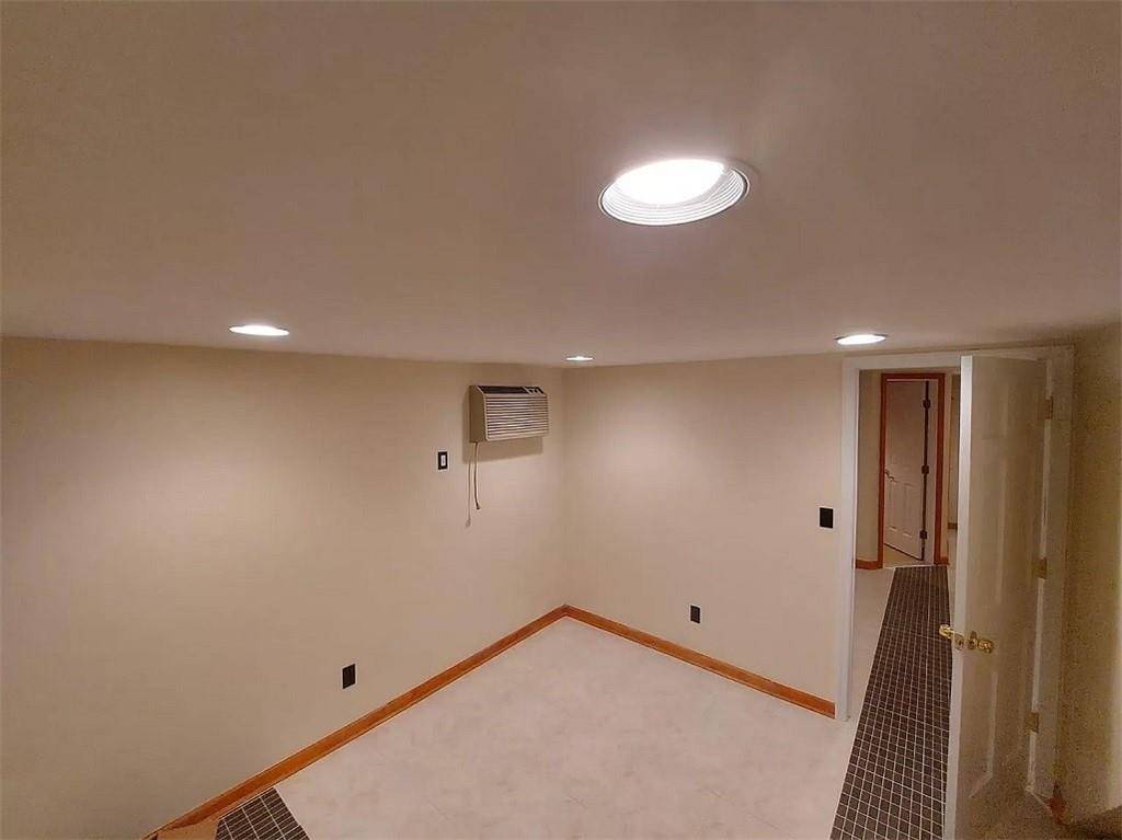 #27 photo, 472 Lake St, Gravesend , NY 11223