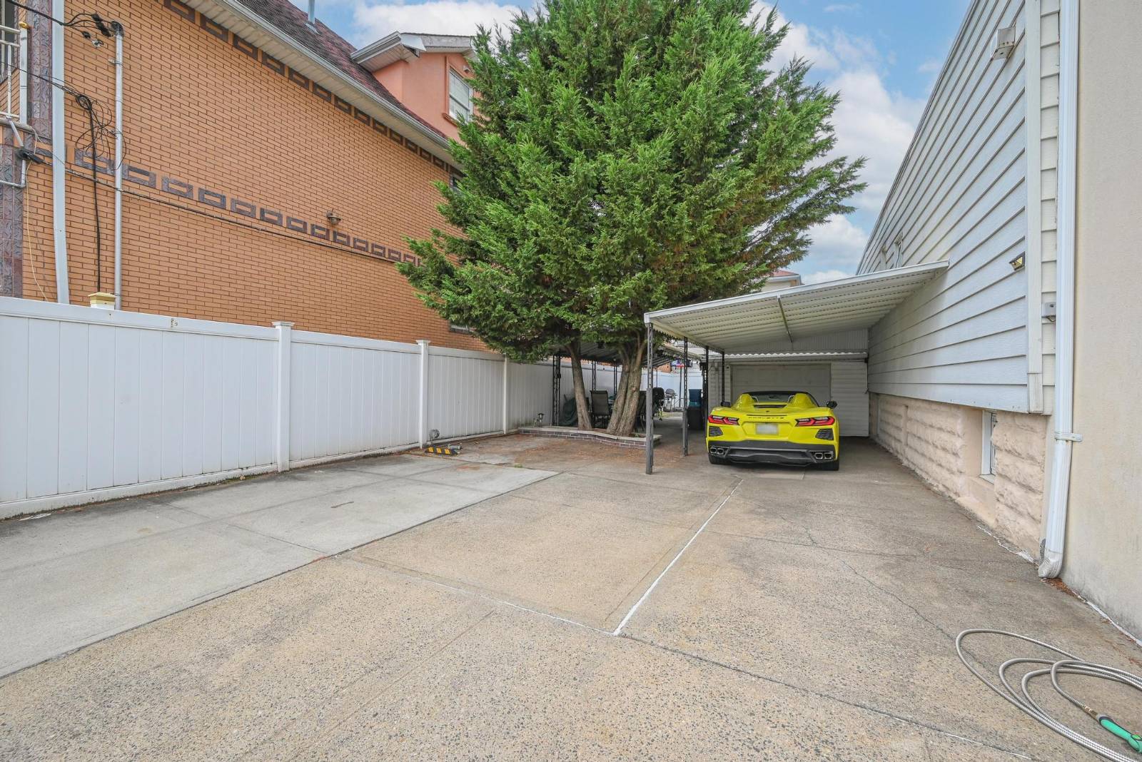 #28 photo, 472 Lake St, Gravesend , NY 11223