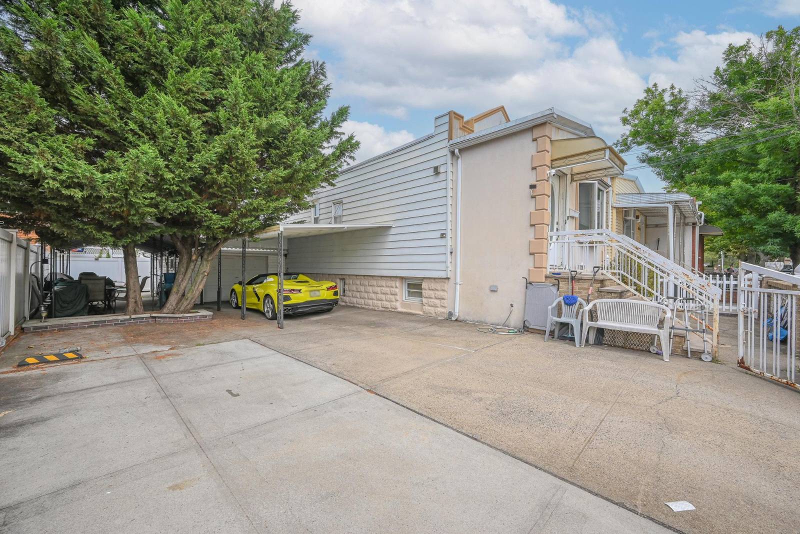 #29 photo, 472 Lake St, Gravesend , NY 11223