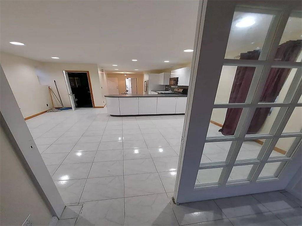 #6 photo, 472 Lake St, Gravesend , NY 11223