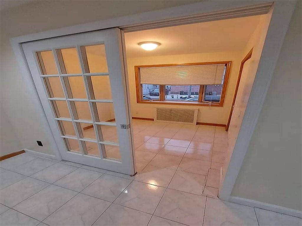 #7 photo, 472 Lake St, Gravesend , NY 11223