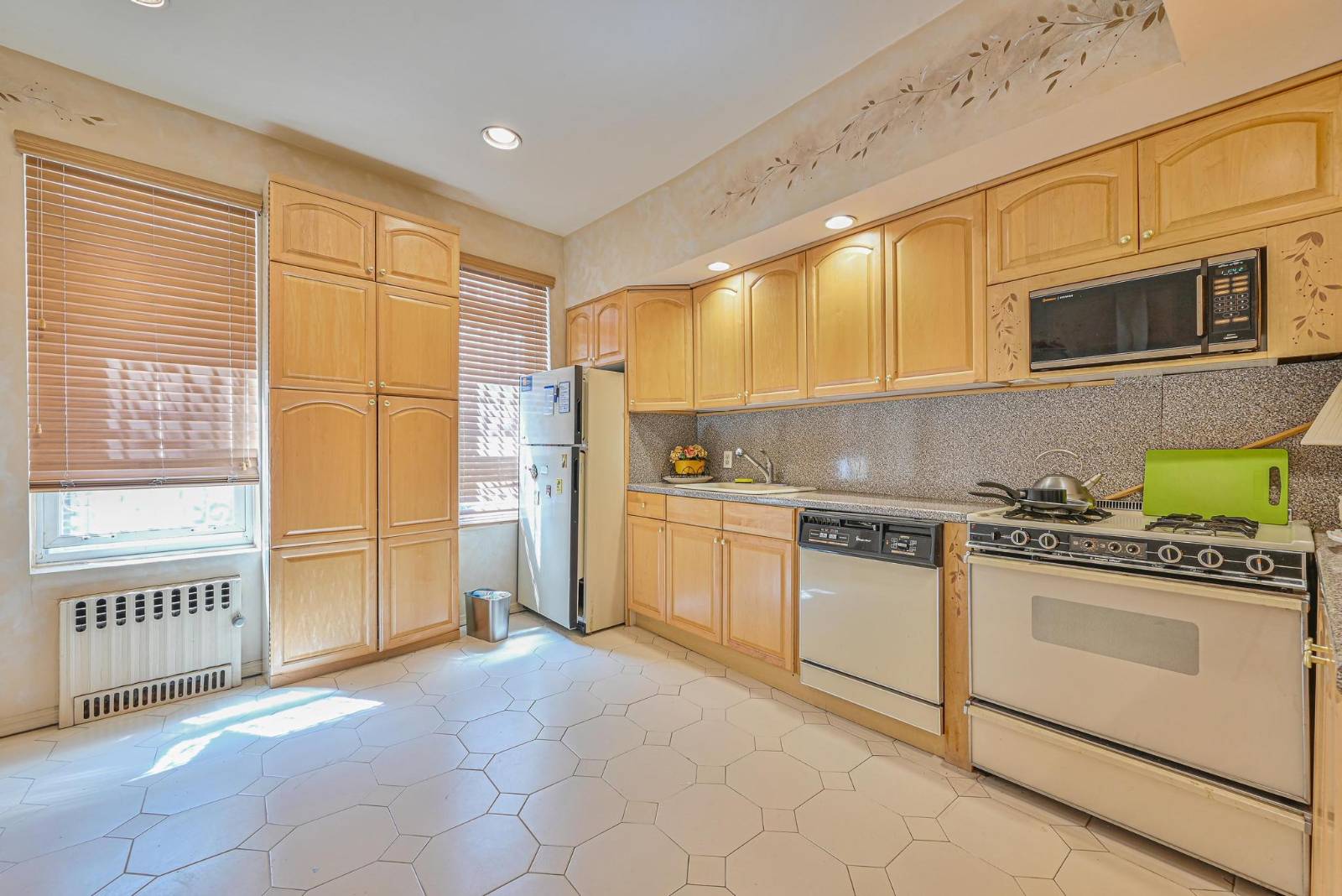 #5 photo, 1016 Avenue X, ブルックリン区 Sheepshead Bay , NY 11235