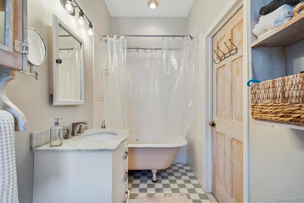 #19 photo, 146 Old Stump Road, Brookhaven , NY 11719