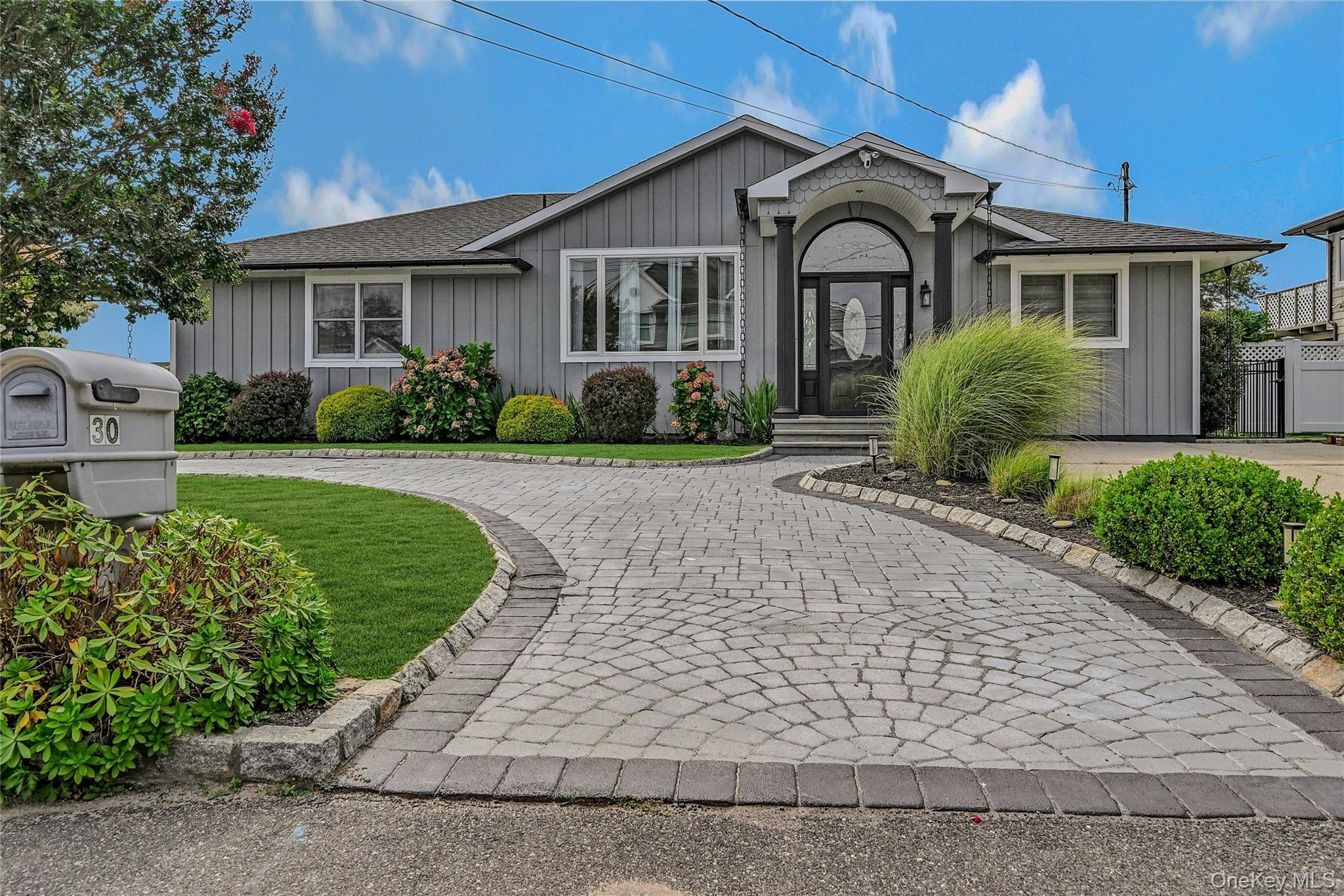 #1 photo, 30 Tarpon Road, 롱 아일랜드 East Quogue , NY 11942