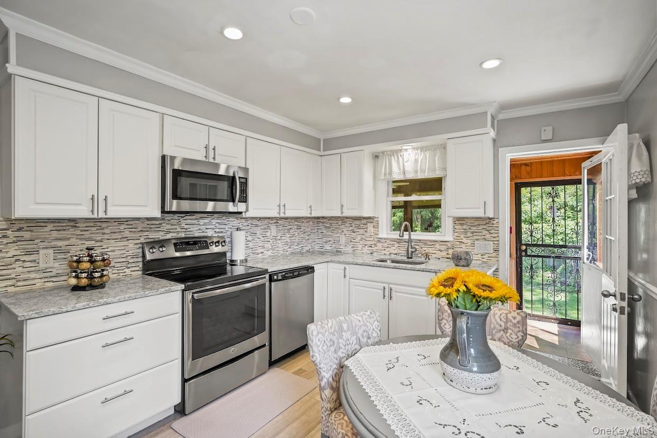 #4 photo, 25 Montague Street, Yonkers , NY 10703