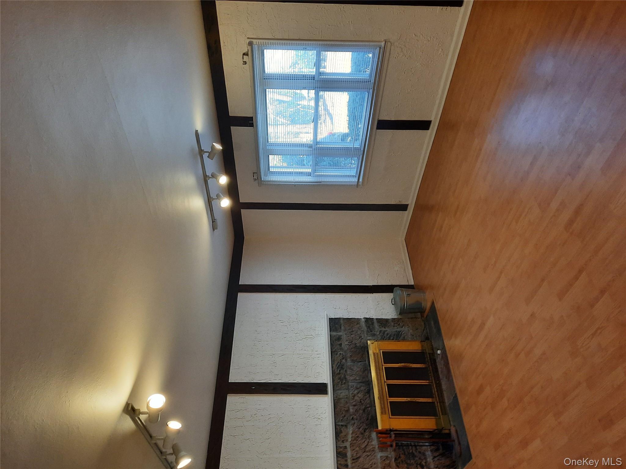 #4 photo, 22 deepdale Drive, サフォーク郡 Huntington Station , NY 11746