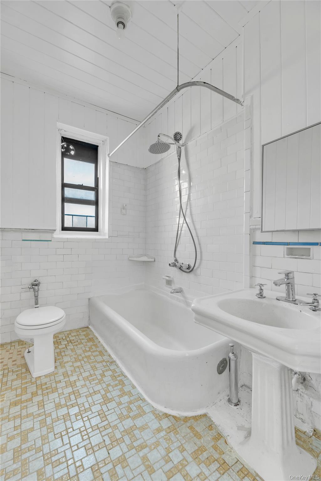 #9 photo, 825 Walton Avenue, Bronx , NY 10451