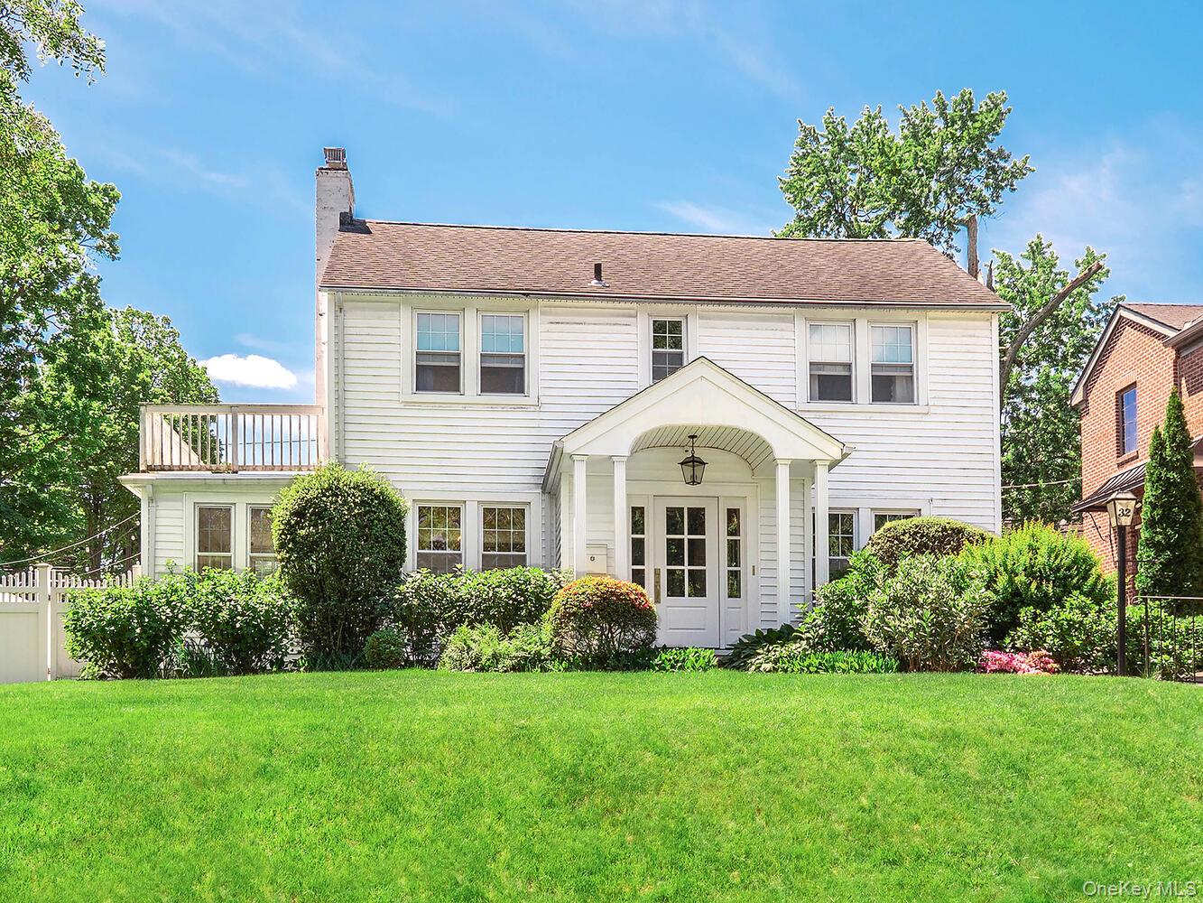 #1 photo, 32 Valley View Road, Great Neck , NY 11021