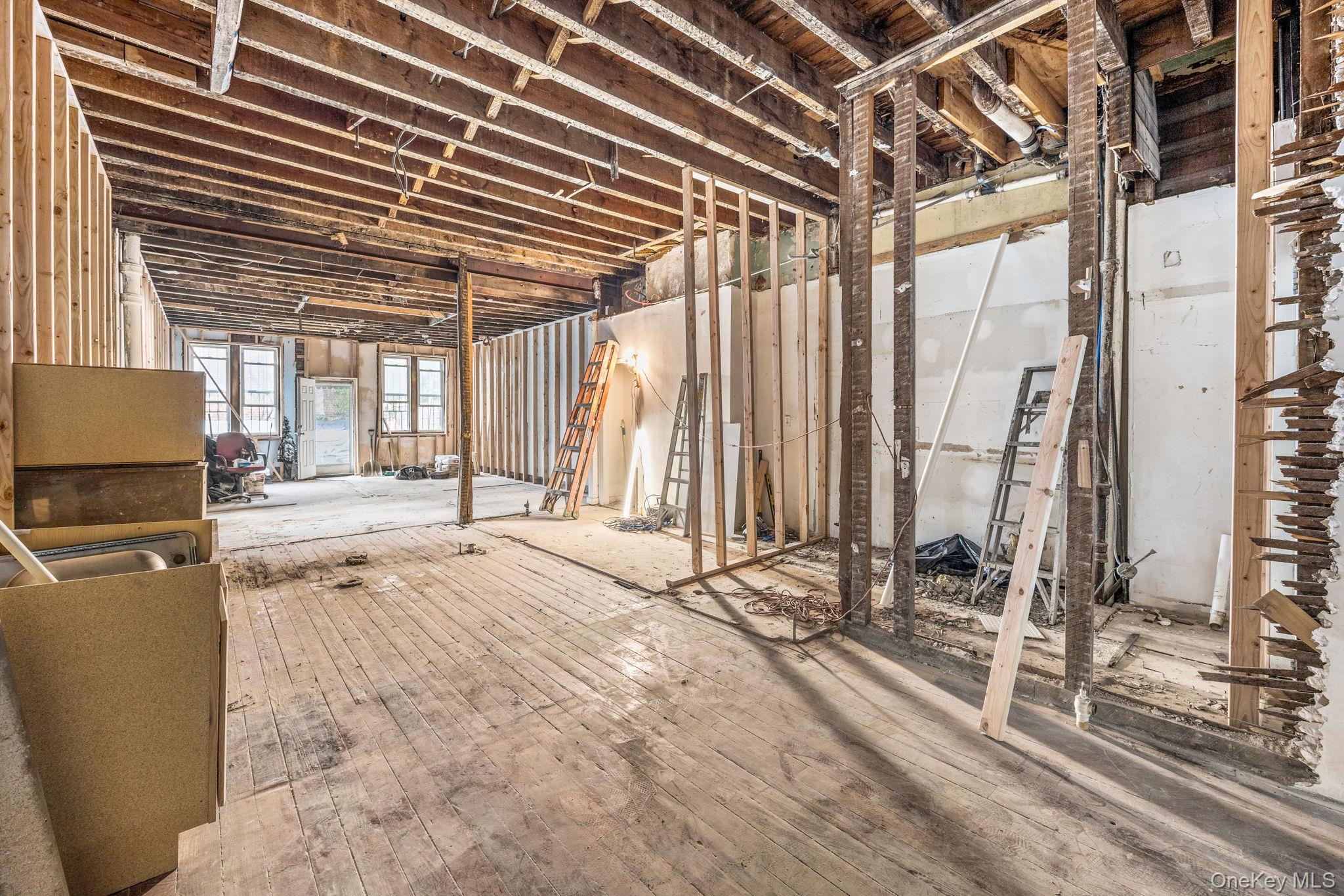 #10 photo, 229 Central Avenue, ブルックリン区 Brooklyn , NY 11221