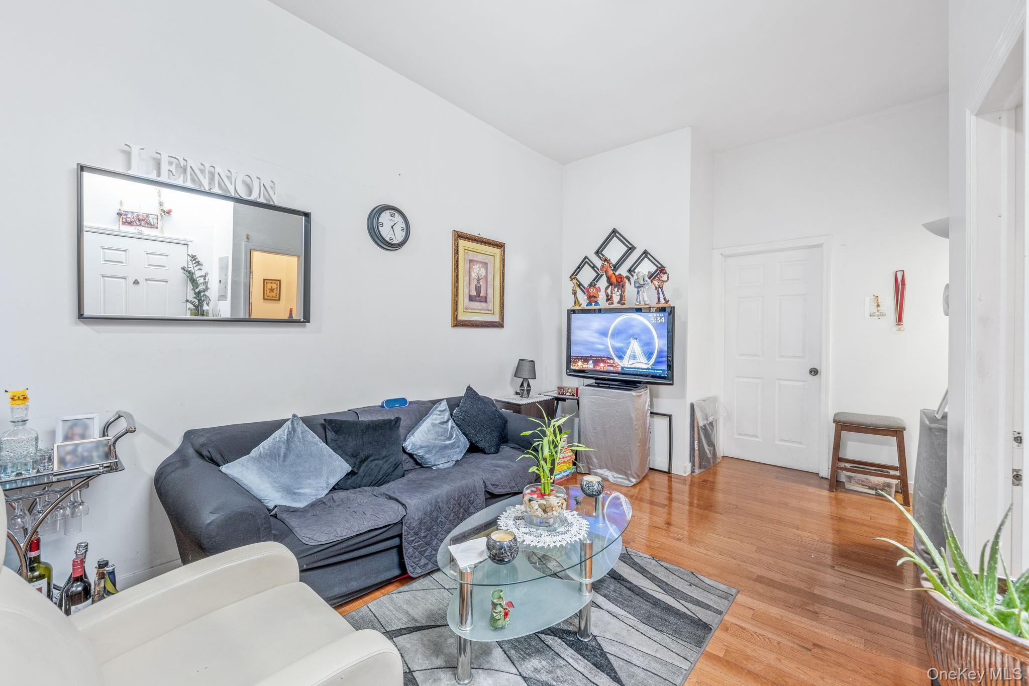 #2 photo, 229 Central Avenue, ブルックリン区 Brooklyn , NY 11221