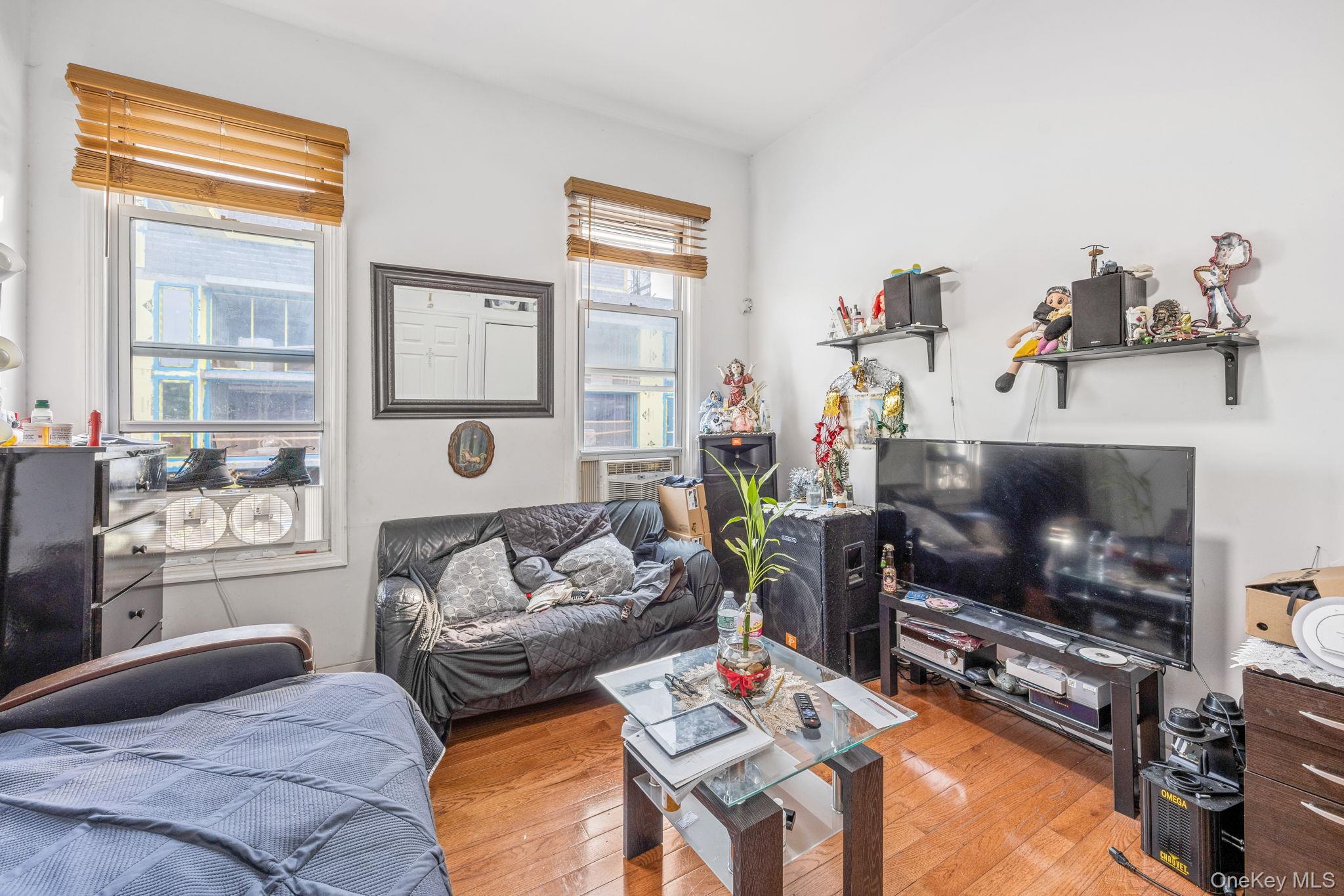 #4 photo, 229 Central Avenue, ブルックリン区 Brooklyn , NY 11221