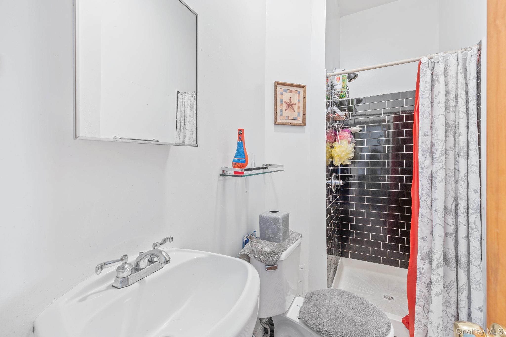 #6 photo, 229 Central Avenue, ブルックリン区 Brooklyn , NY 11221