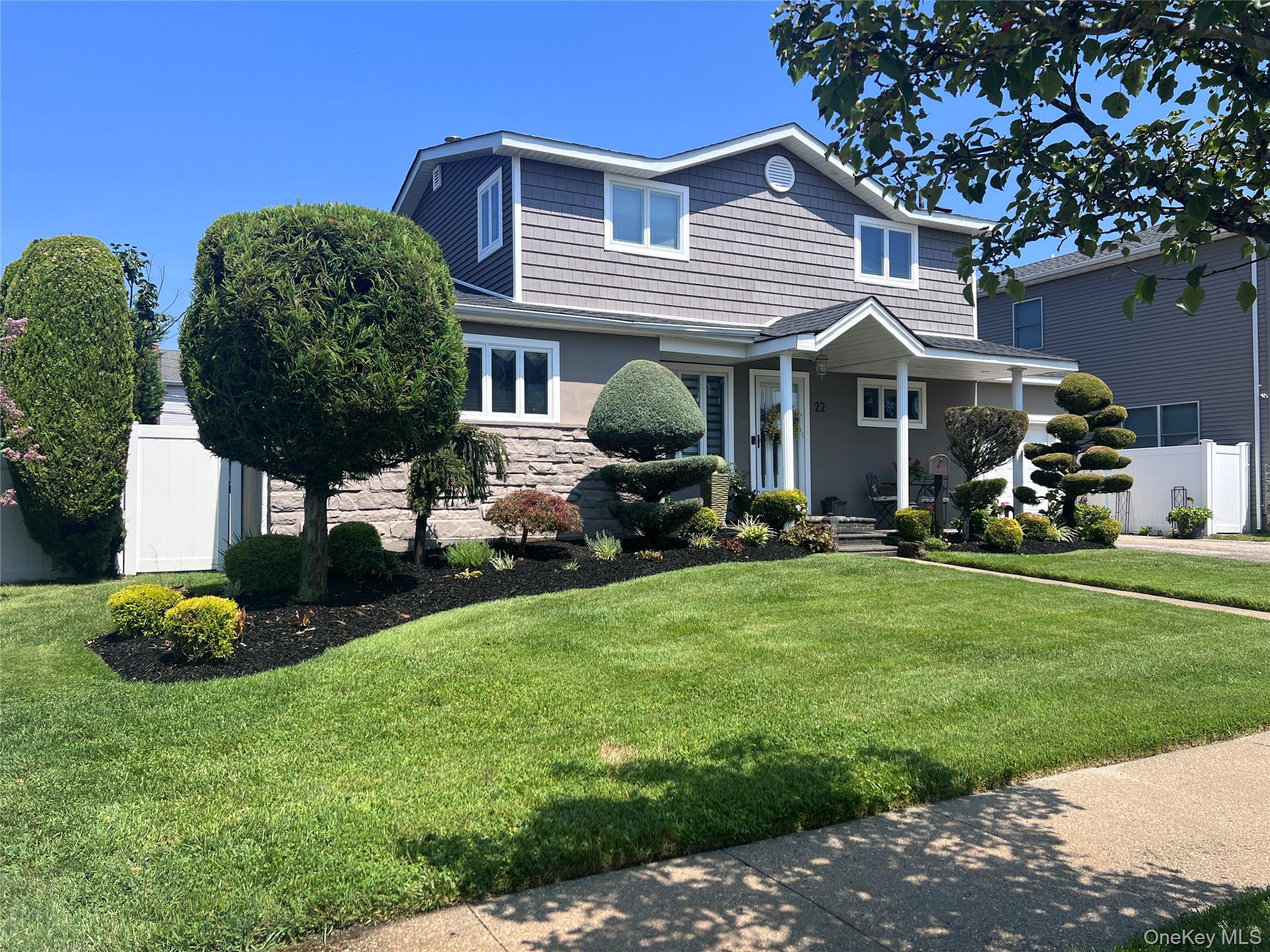 #1 photo, 22 Peter Lane, Plainview , NY 11803