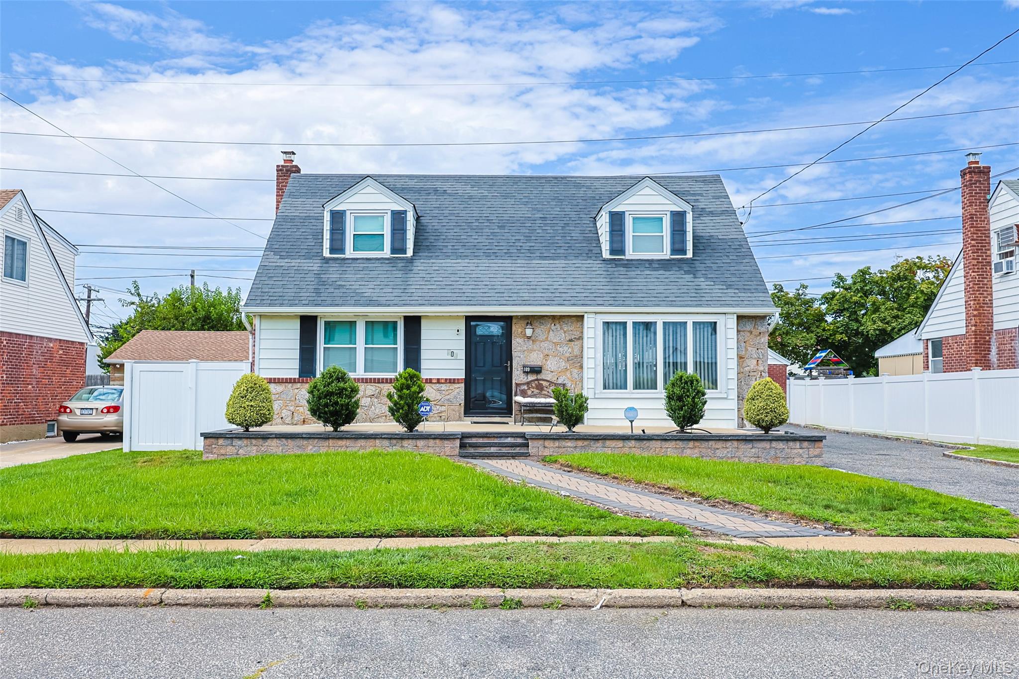 #1 photo, 109 Aaron Drive, 长岛 East Meadow , NY 11554