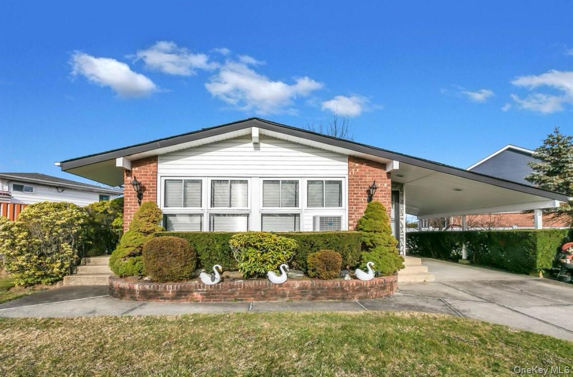 #1 photo, 3561 Courtney Lane, Bethpage , NY 11714