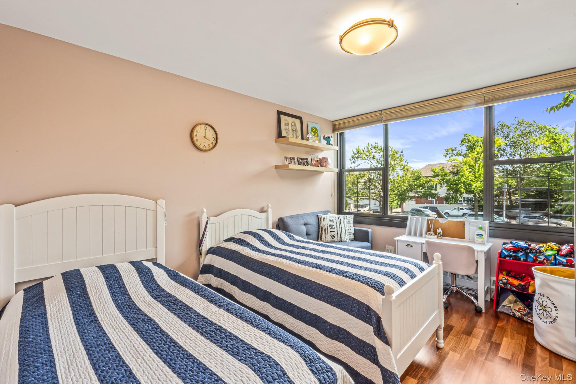 #16 photo, 16801 12th Avenue, クイーンズ区 Whitestone , NY 11357