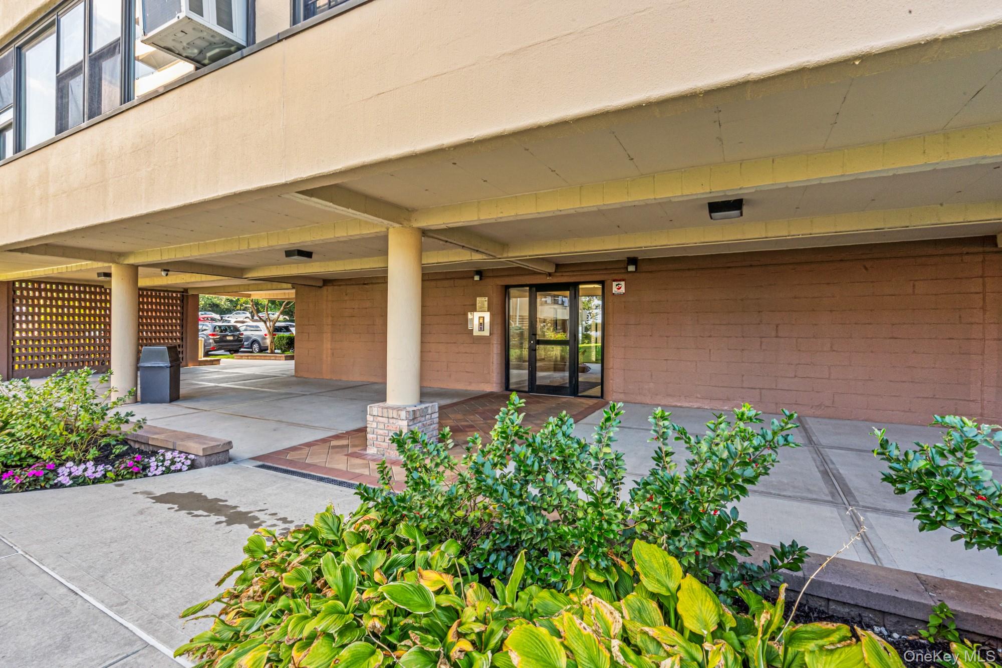 #3 photo, 16801 12th Avenue, クイーンズ区 Whitestone , NY 11357