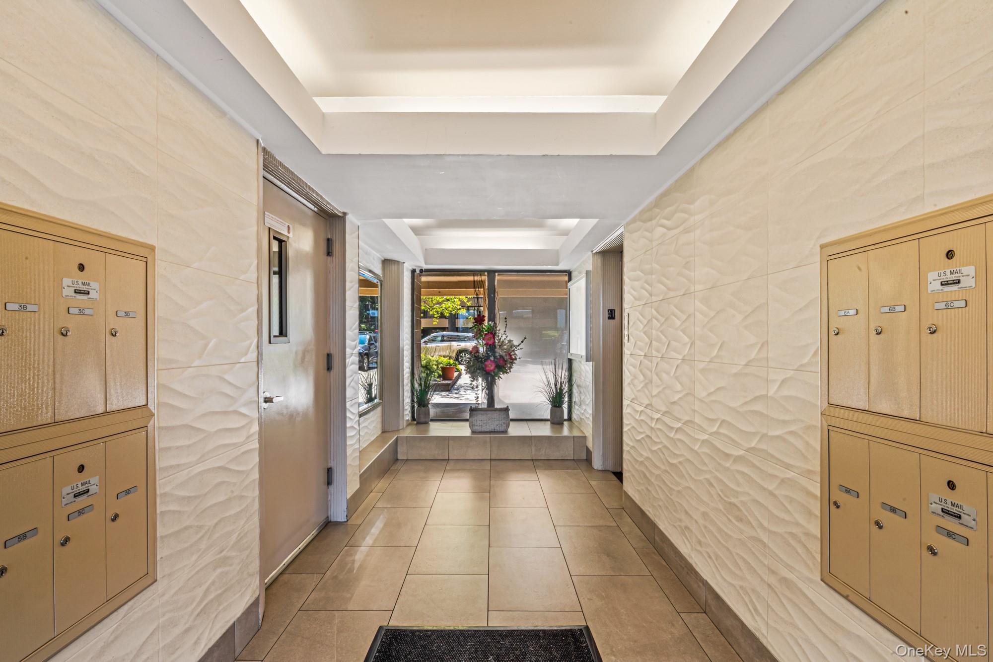 #4 photo, 16801 12th Avenue, クイーンズ区 Whitestone , NY 11357