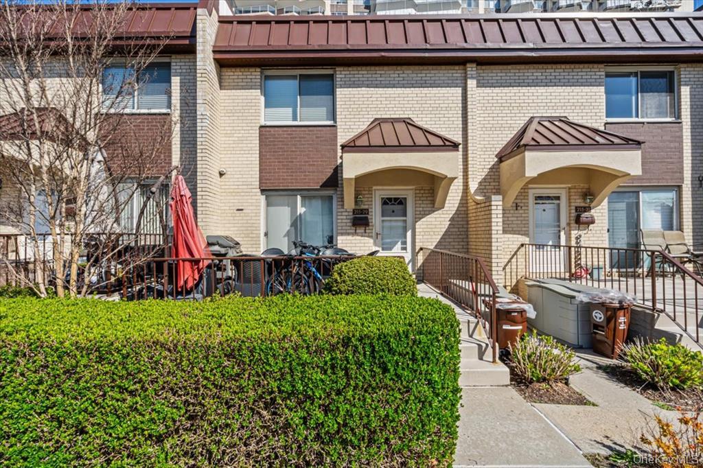 #1 photo, 215-29 23rd Avenue, クイーンズ区 Bayside , NY 11360