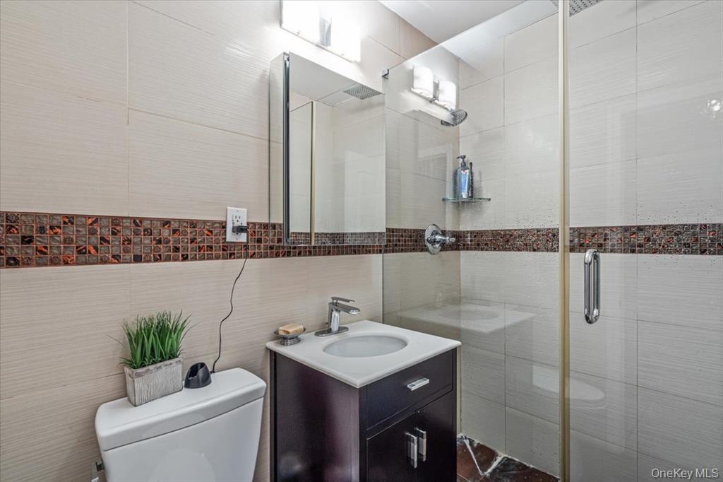 #19 photo, 215-29 23rd Avenue, クイーンズ区 Bayside , NY 11360