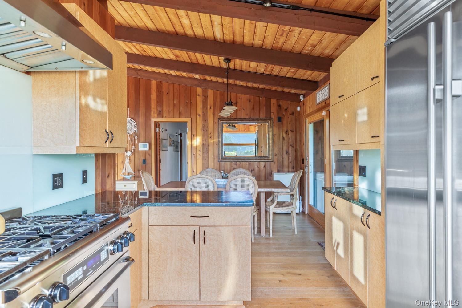 #16 photo, 19 Crescent Avenue, サフォーク郡 Seaview , NY 11770