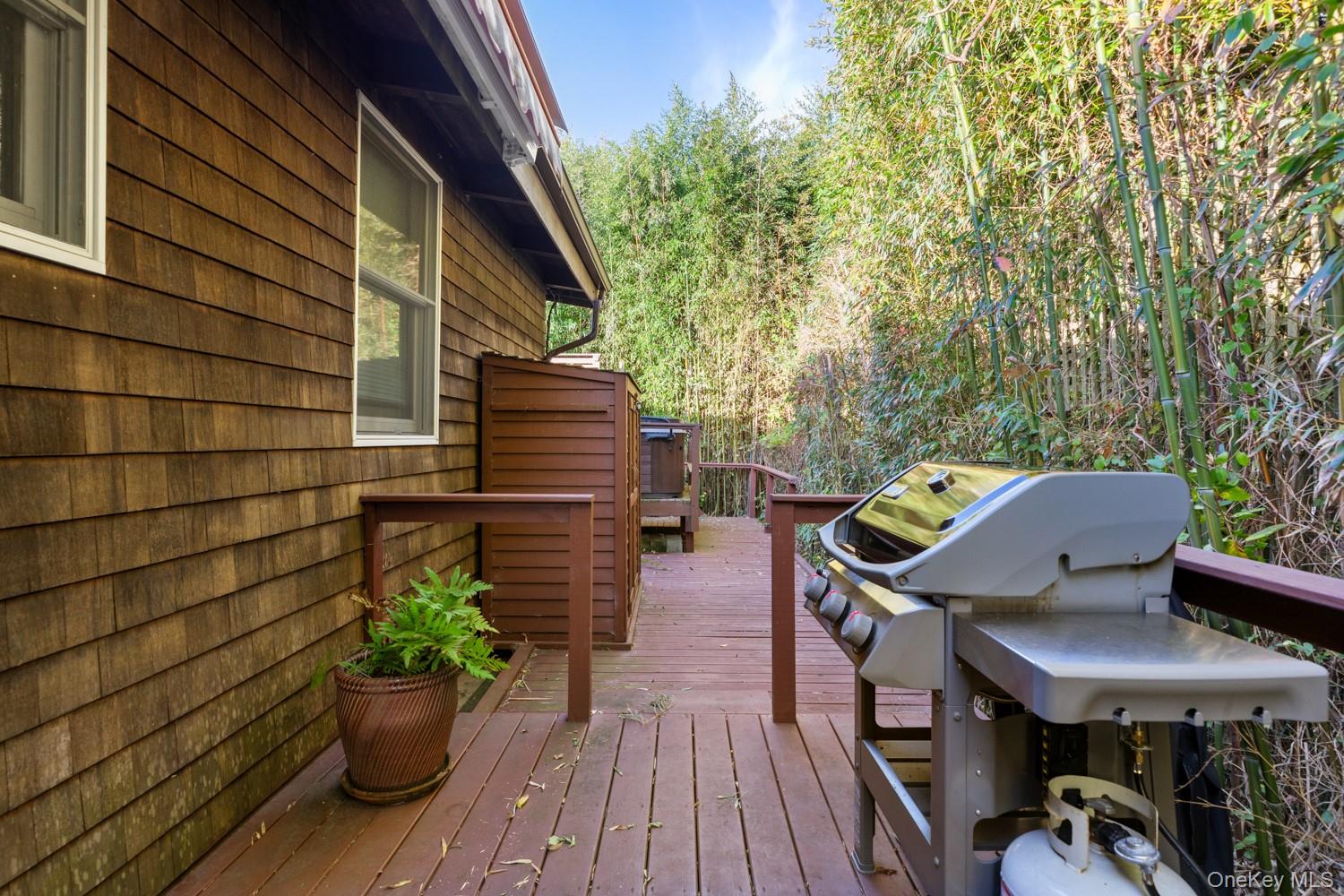 #5 photo, 19 Crescent Avenue, サフォーク郡 Seaview , NY 11770